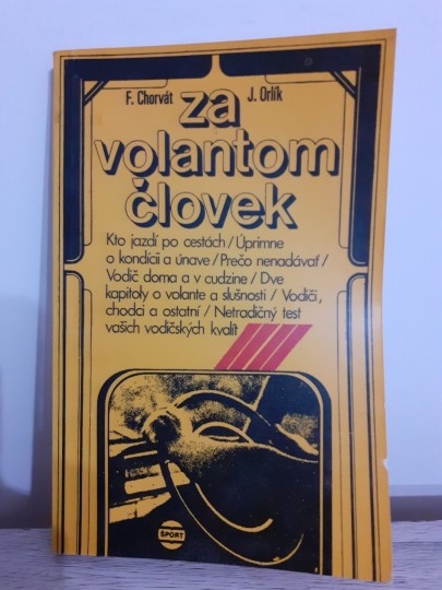 Za volantom človek