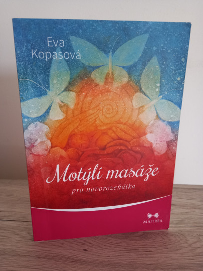 Motýlí masáže pro novorozeňátka